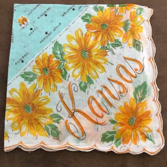 Beautiful new, old stock vintage hankie. - Picture 3 of 10